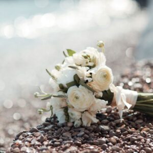 Servicii funerare Sector 2 București – aranjament floral funerar
